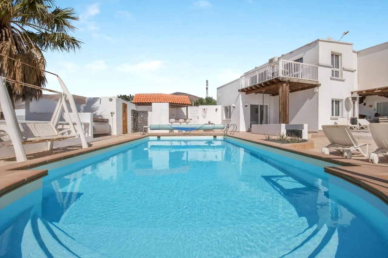 Casa Nira Villa Mácher