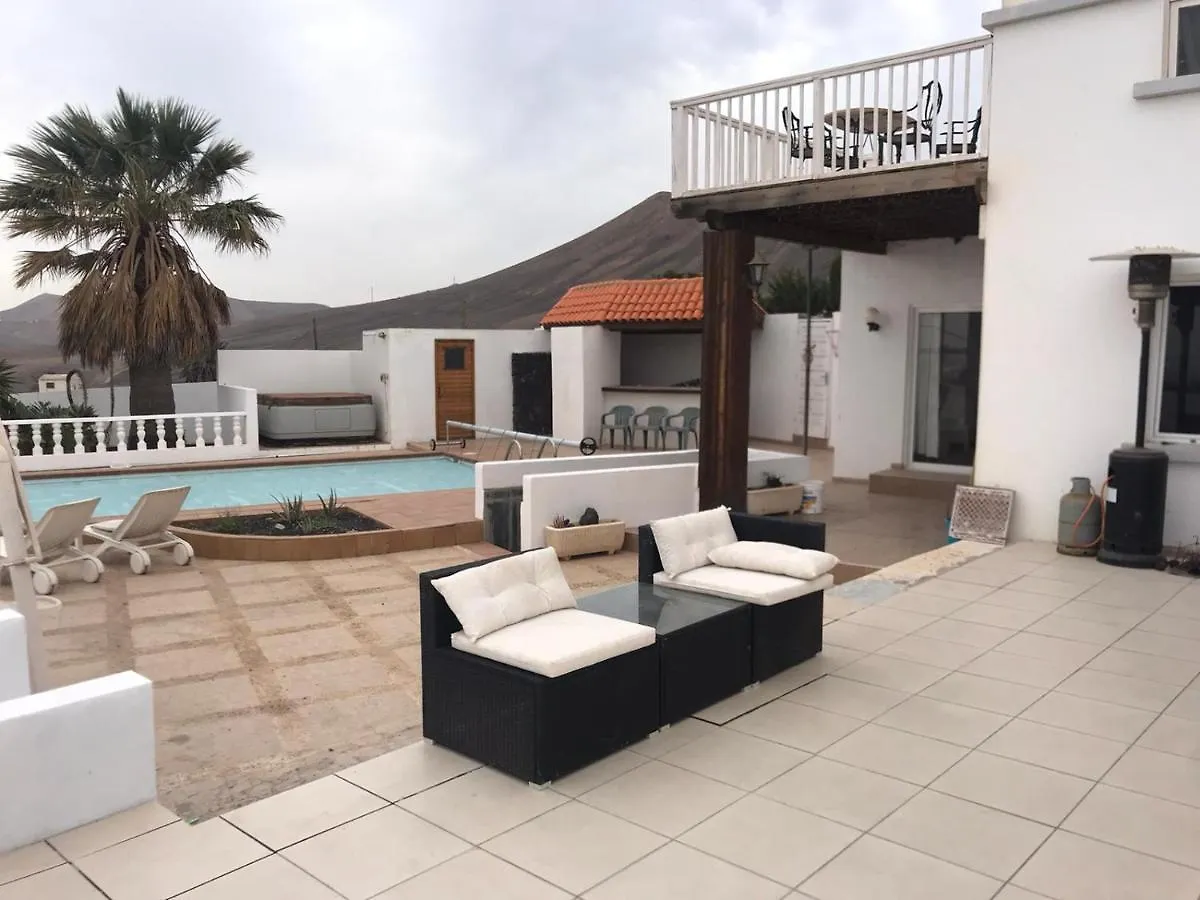Casa Nira Villa Mácher